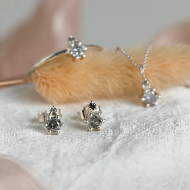 Gold jewelry set with salt and pepper diamonds in cluster style RILEY Image