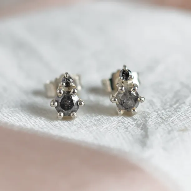 Gold jewelry set with salt and pepper diamonds in cluster style RILEY Image