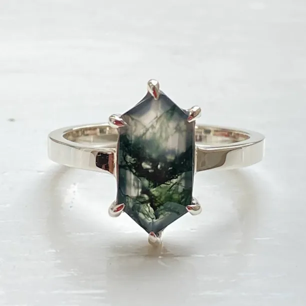 Gold ring with hexagon moss agate KLERA Image