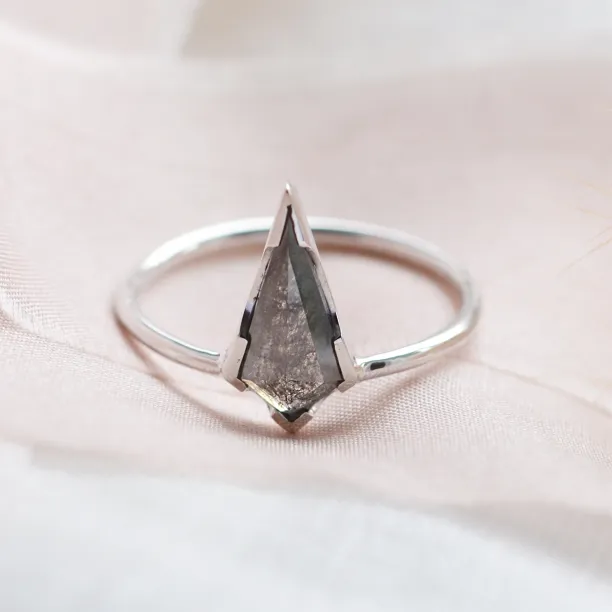 Unusual engagement ring with salt'n'pepper diamond KELLIS Image