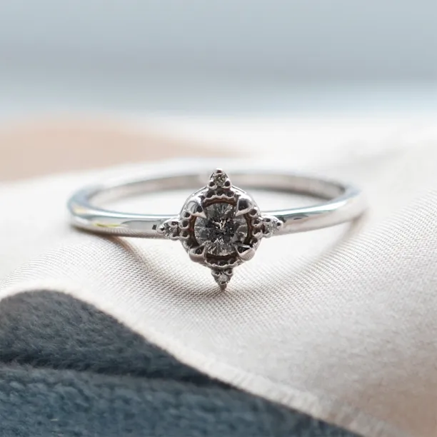 Romantic salt and pepper diamond ring ESTRELLA Image
