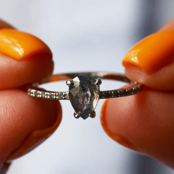 Gold engagement salt'n'pepper diamonds ring JACQUETTE  Image