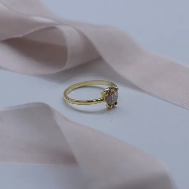 Gold ring with pear salt and pepper diamond BERTA Image