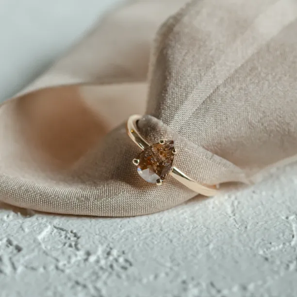 Gold ring with pear salt and pepper diamond BERTO Image