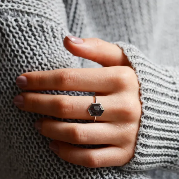 Vintage engagement ring with salt and pepper diamond CARRA Image