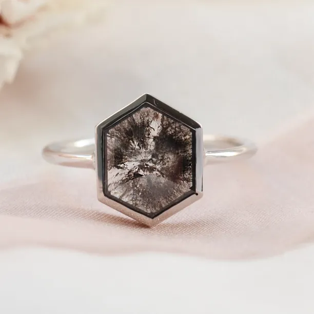 Vintage engagement ring with salt and pepper diamond CARRA Image