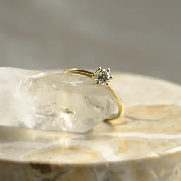 Classic engagement ring with lab-grown diamond STAMO Image