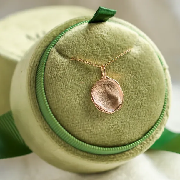 Gold necklace with custom fingerprint PALMER Image