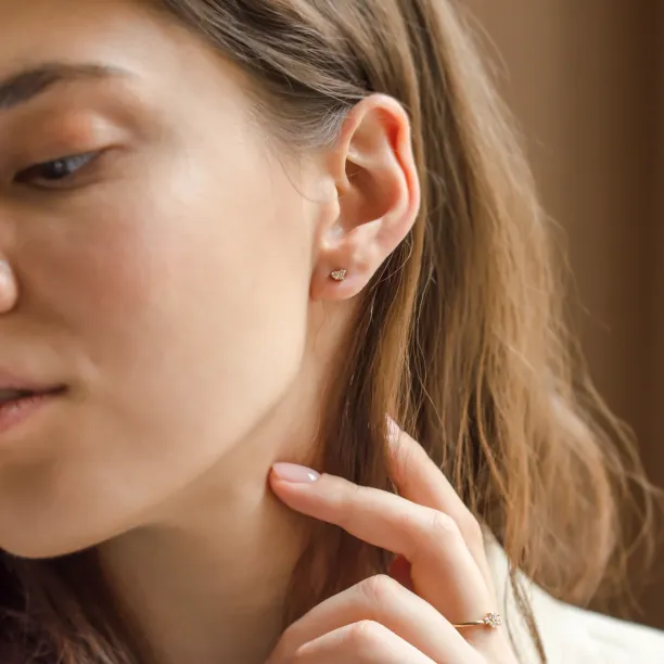 Minimalist gold cluster earrings with diamonds TAYLA Image