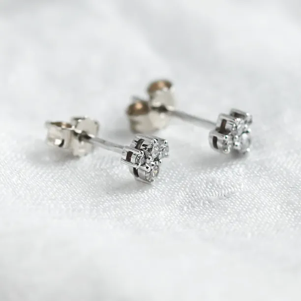 Minimalist gold earrings with diamonds in cluster setting STEPH Image