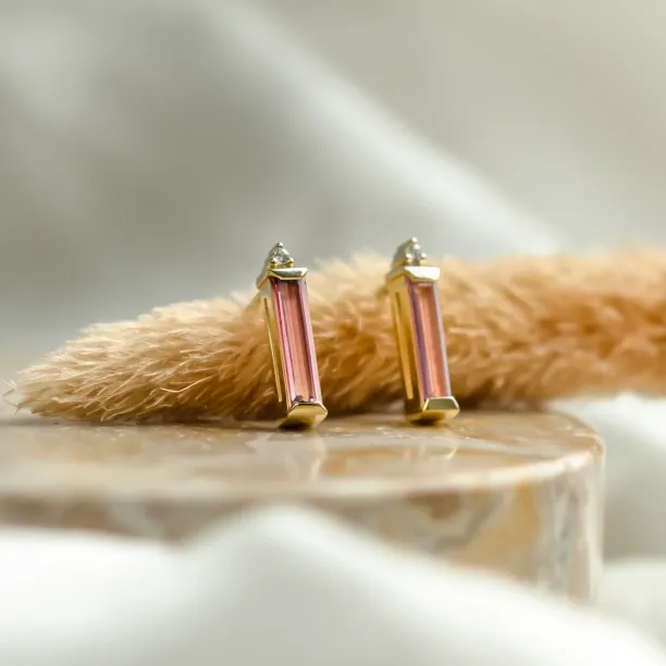 Pink sapphire and diamond stud earrings QUINN Image