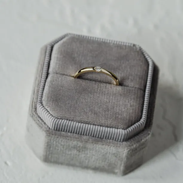 Minimalist diamond engagement ring HAIM Image