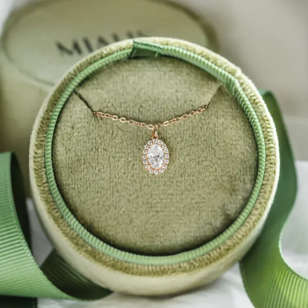 Gold necklace with moissanites GRANNY  Image