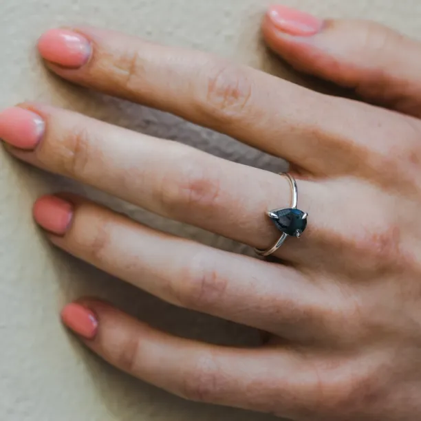 Minimalist engagement ring with moss agate FREYA Image