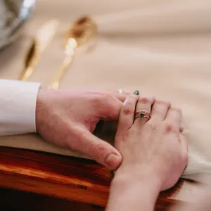 Wavy gold wedding rings with a diamond APRILIA Thumbnail