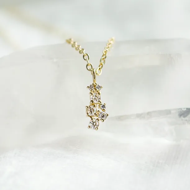 Diamond cluster pendant ELLE Image