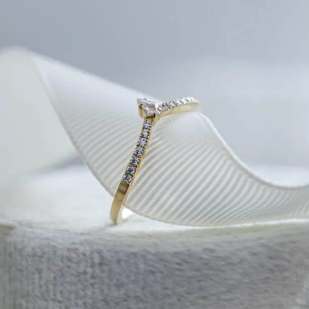 Elegant wedding set with moissanites HARPER Image