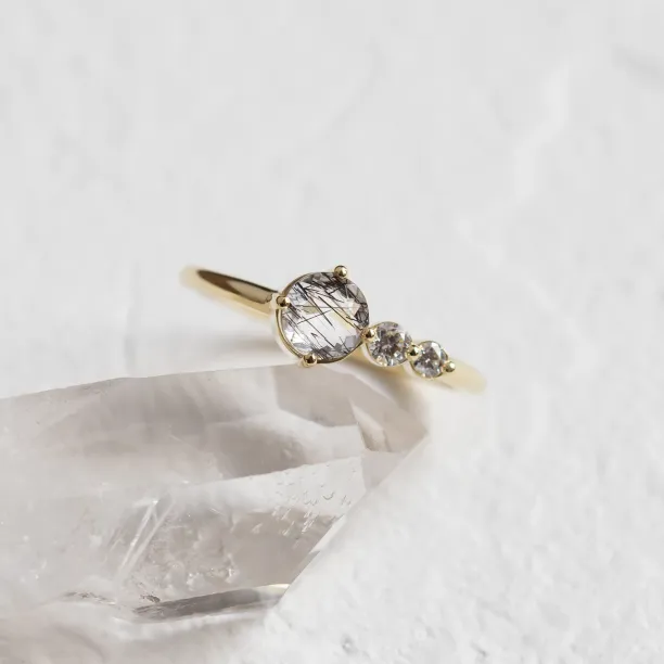 Gold ring with rutilated quartz and diamonds QUIDO Image