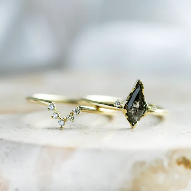 Salt and pepper diamond and classic diamond ring set DIVINITY Image