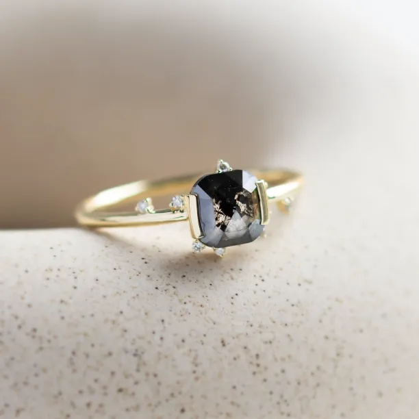 Cluster salt and pepper diamond ring WINNIE Image