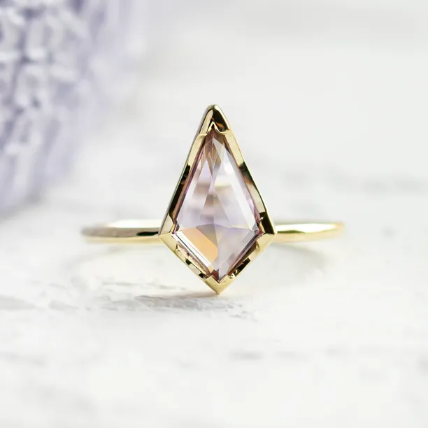 Gold ring with ametrine in kite shape ADELE Image