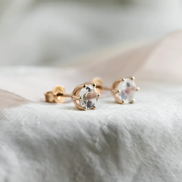 Stud earrings with white moonstone JULIET Image