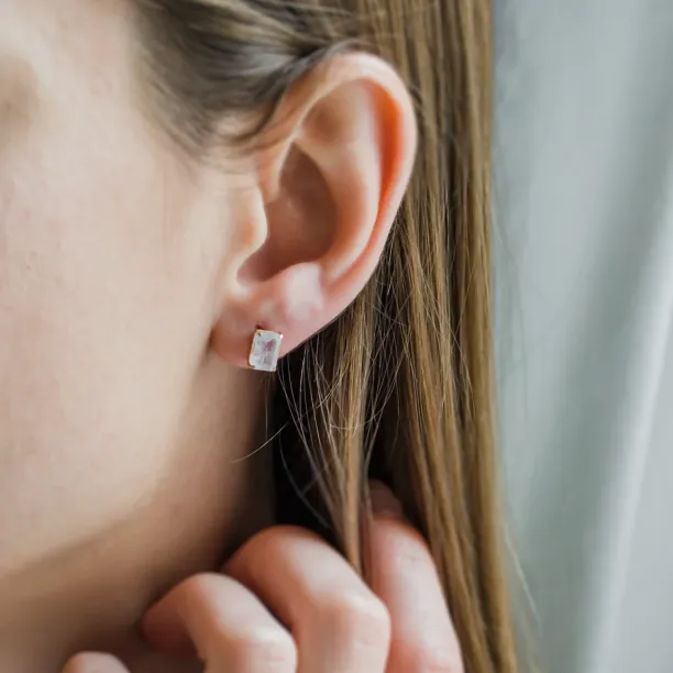 Gold earrings with baguette moonstone LEDA Image