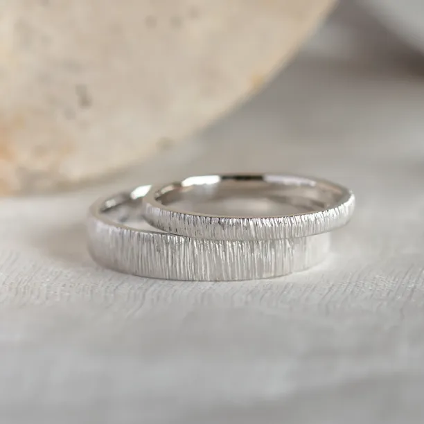 Gold relief wedding rings MIKE Image
