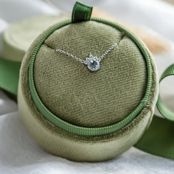 Gold necklace with aquamarine and diamonds AZURINE Image