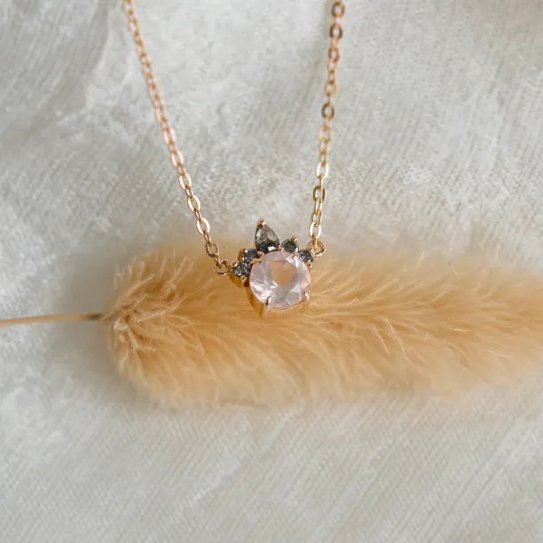 Cluster neklace with morganite and salt and pepper diamonds FLAMINGO Image