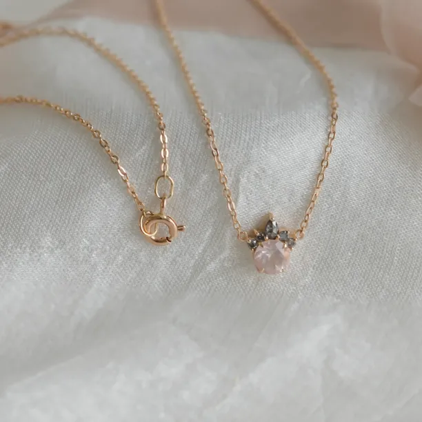 Cluster neklace with morganite and salt and pepper diamonds FLAMINGO Image