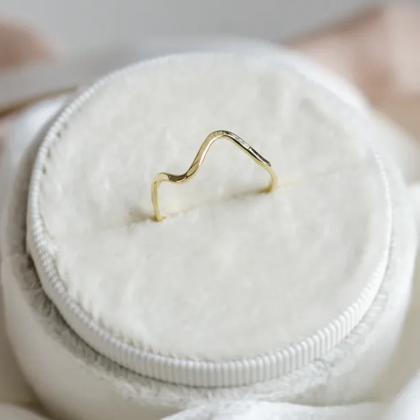 Gold mountain minimalist ring ALPINE Image