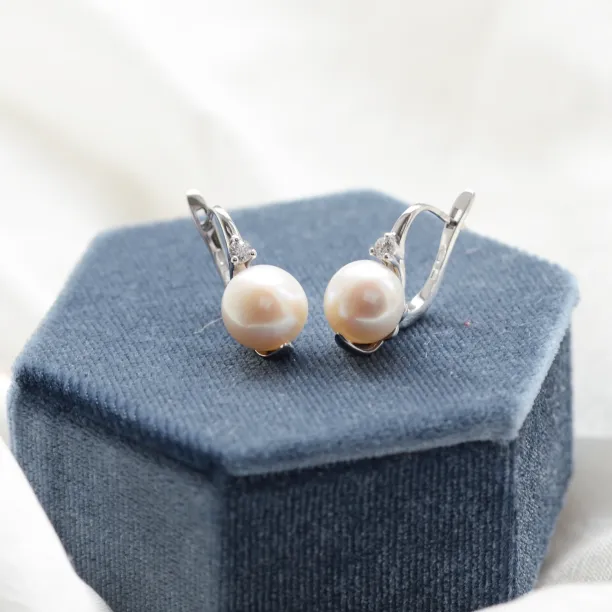 Essential pearl earrings KLANI Image