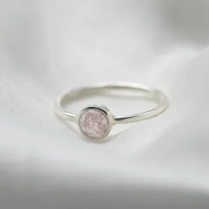 Gold bezel ring with strawberry quartz FRAGOLINA Thumbnail