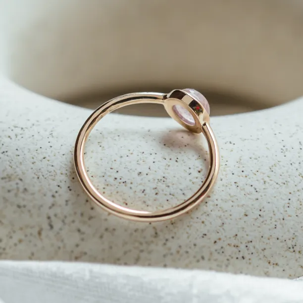 Gold bezel ring with strawberry quartz FRAGOLINA Image