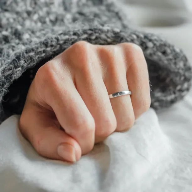 Solid wedding rings made of yellow gold with diamond (mat) ODETTE Image