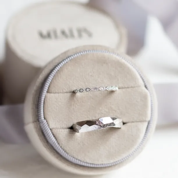 Unusual diamond wedding bands DARLING Image