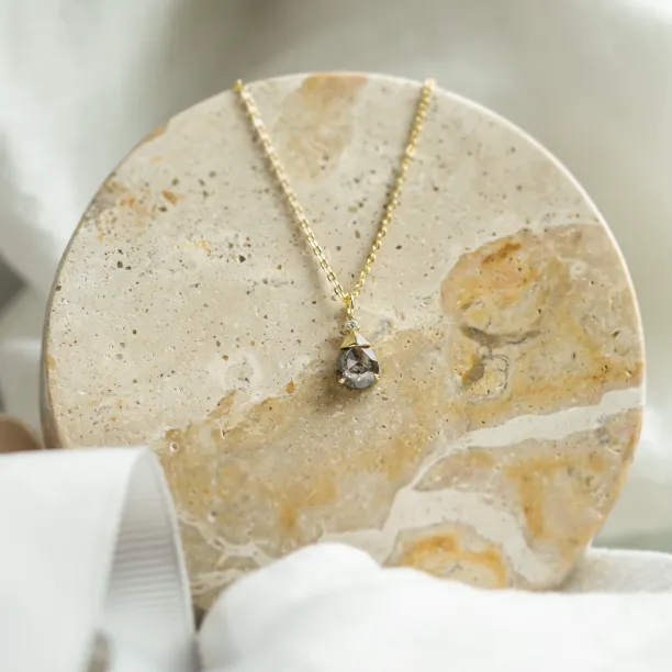 Pendant with salt and pepper and classic diamond TASH Image