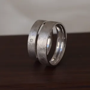 Wedding rings with matte finish with a diamond TOFA Thumbnail