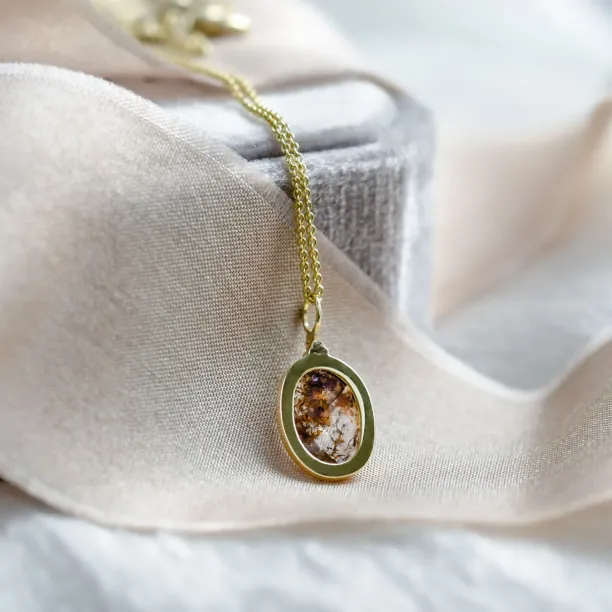 Gold necklace with oval salt'n'pepper diamond VICTORIA Image