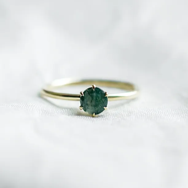 Minimalist engagement ring with moss agate MAGGIE Image