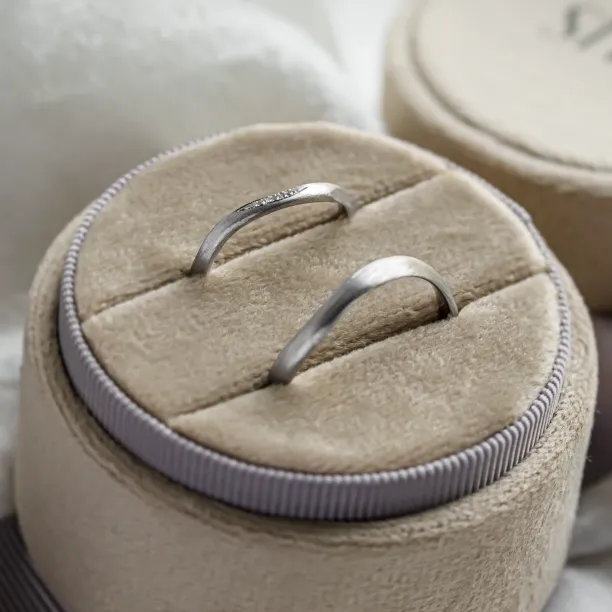 Matte organic wedding rings with diamonds FLUME Image