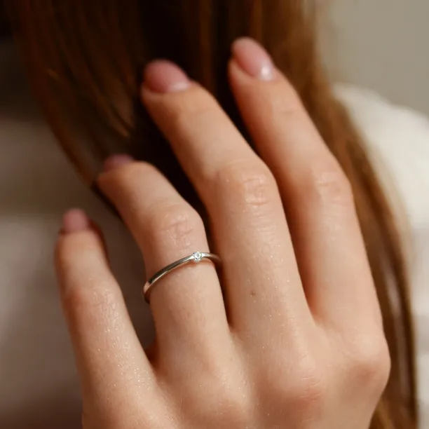 Minimalist gold engagement ring HAMEN Image