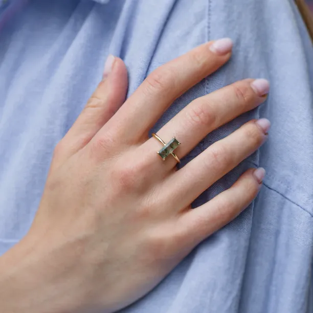 Gold ring with moss agate MOS Image