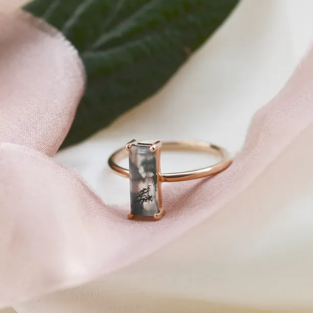 Gold ring with moss agate MOS Image