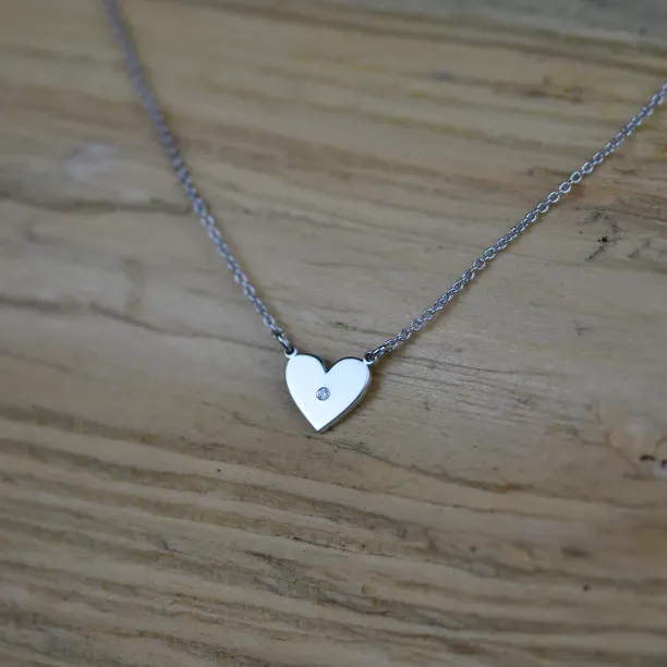 Diamond necklace in the shape of the heart LILLIAN Image