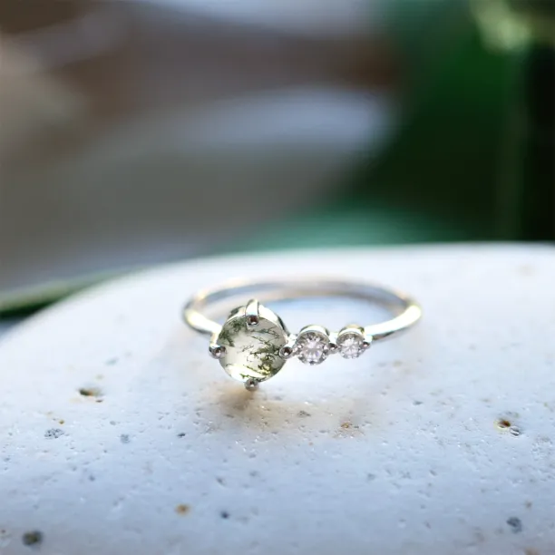 Decent ring with moss agate and diamonds FOREST Image