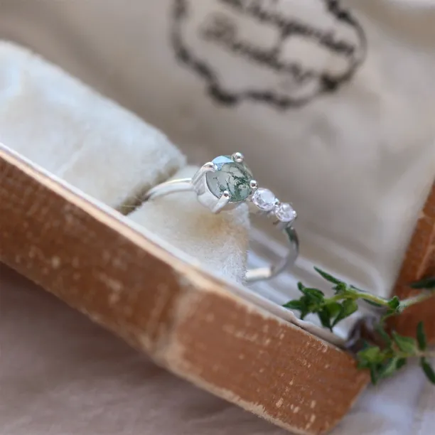 Decent ring with moss agate and diamonds FOREST Image