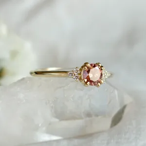 Gold ring with pink lab grown diamond and natural diamonds MONNYX Thumbnail