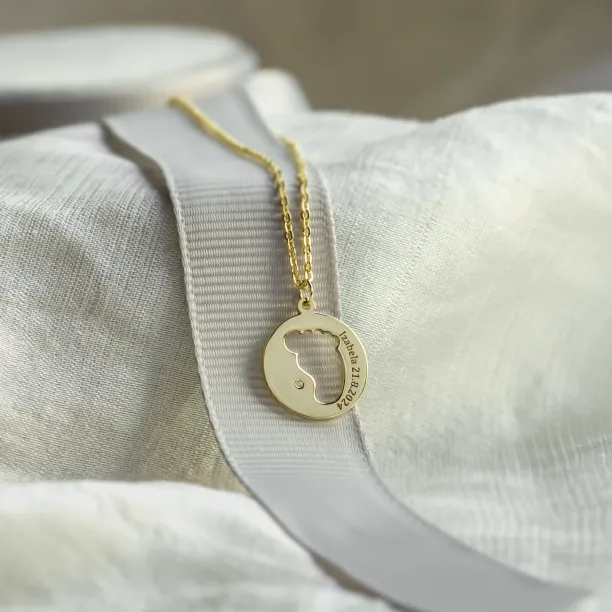 EIIA gold diamond pendant with baby foot trace Image